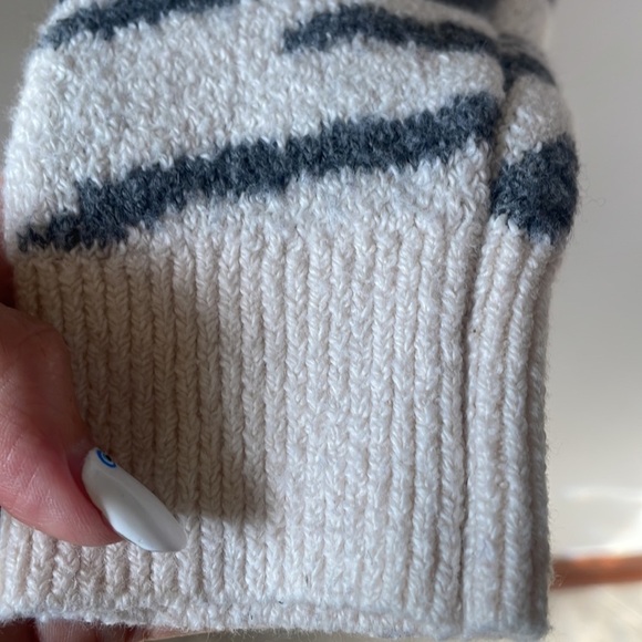 Sincerely Jules Women’s super soft zebra print sweater gray ivory cotton size L - Picture 5 of 11